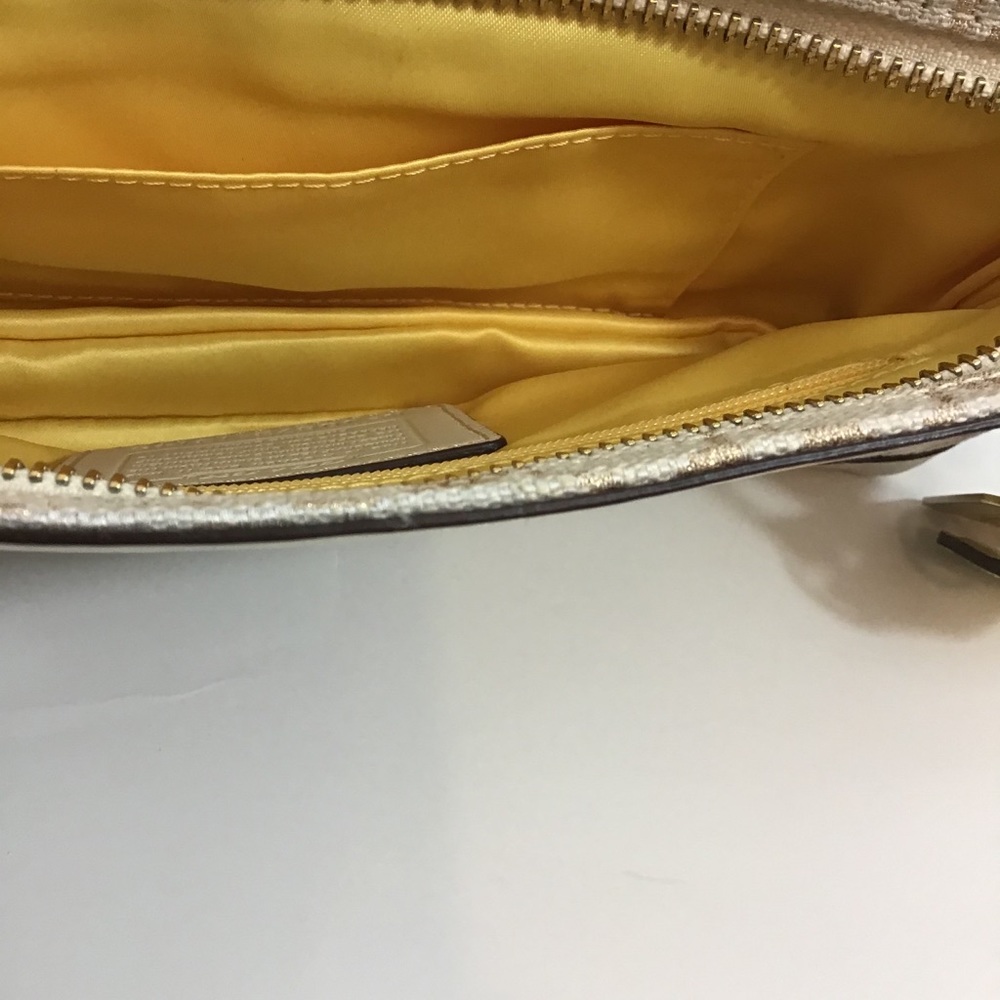 COACH beige / cream /gold wristlet / clutch - Picture 8 of 11